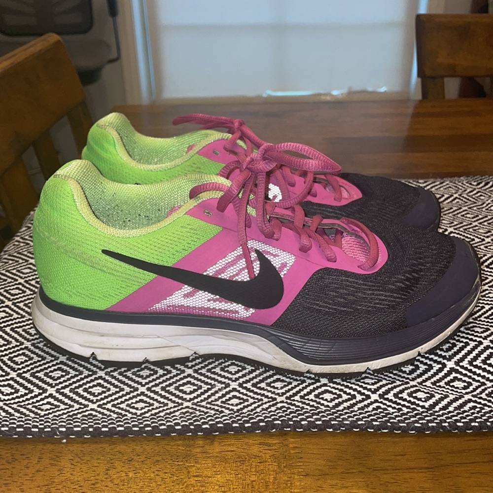 Nike Pegasus Shoe - Picture 2 of 6